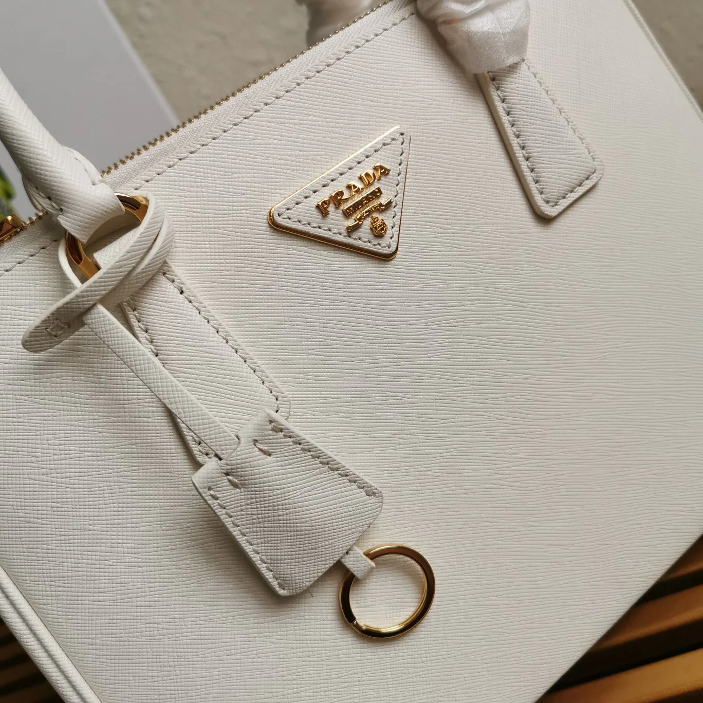 Prada MEDIUM GALLERIA 28 WHITE SAFFIANO LEATHER