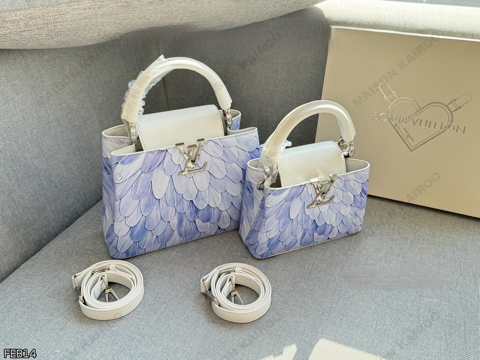Louis Vuitton LV Capucines BB/Mini Gradient Blue Feather Pattern Leather Top Handle Bag - KAIROO