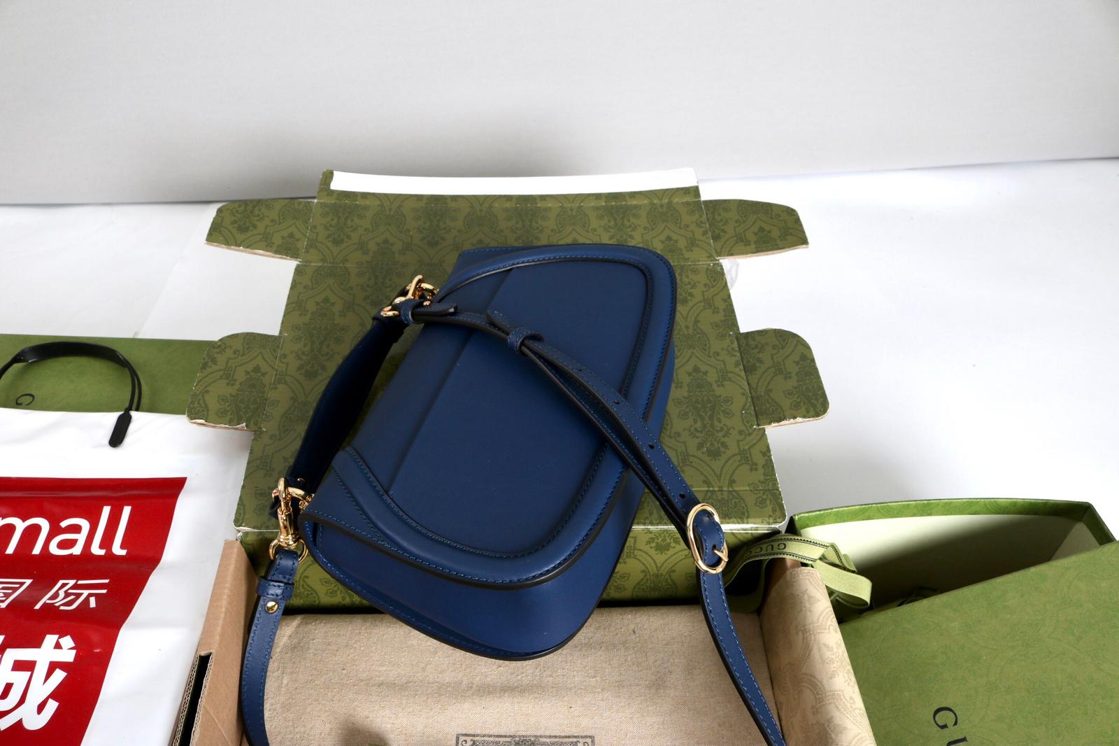 Gucci Blondie medium top handle bag