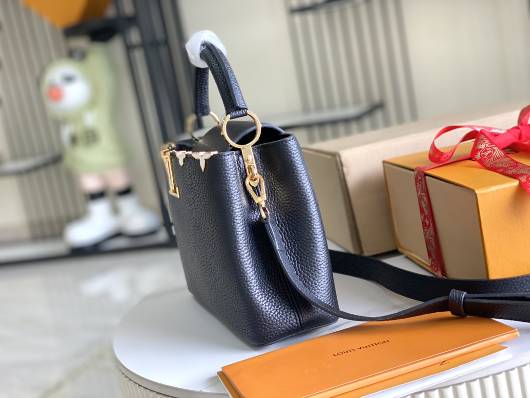 M25404 Capucines BB in Black Taurillon leather