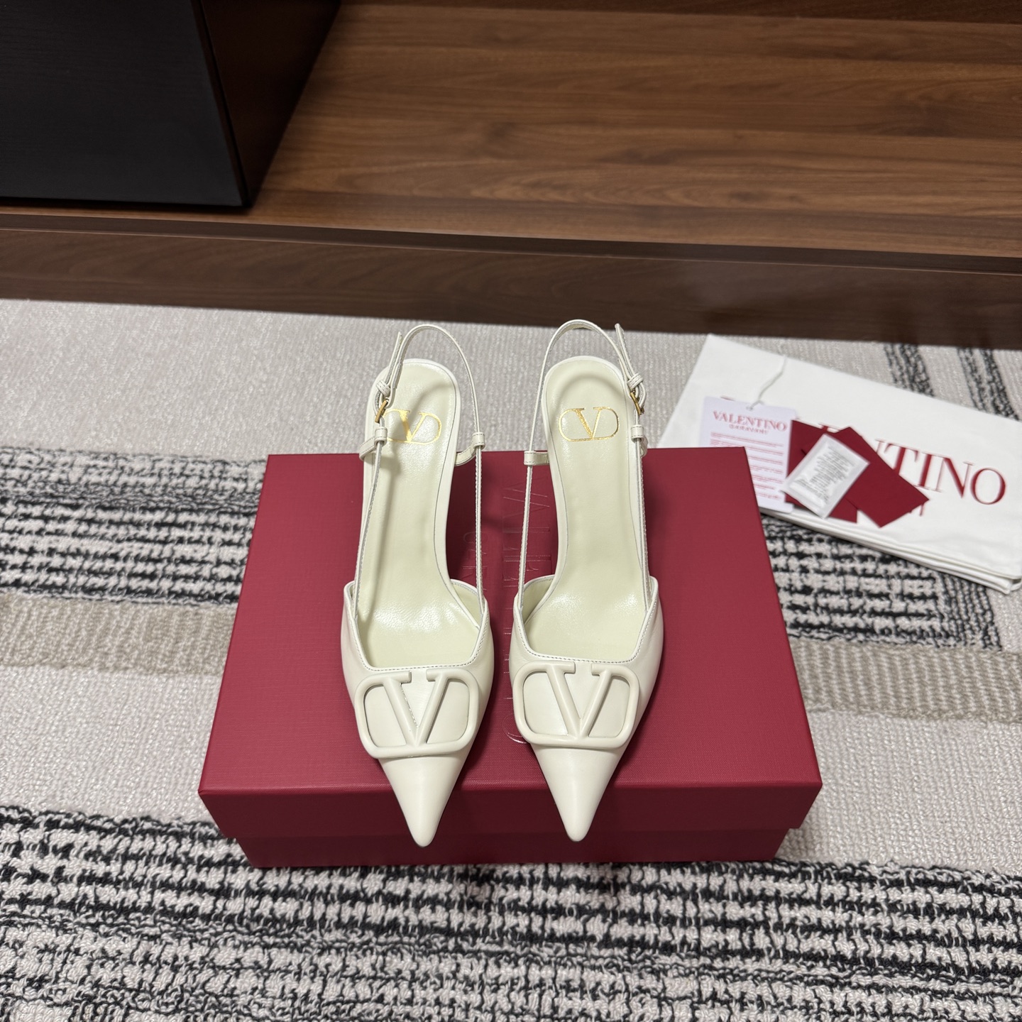 Valentino Vlogo Signature Slingback