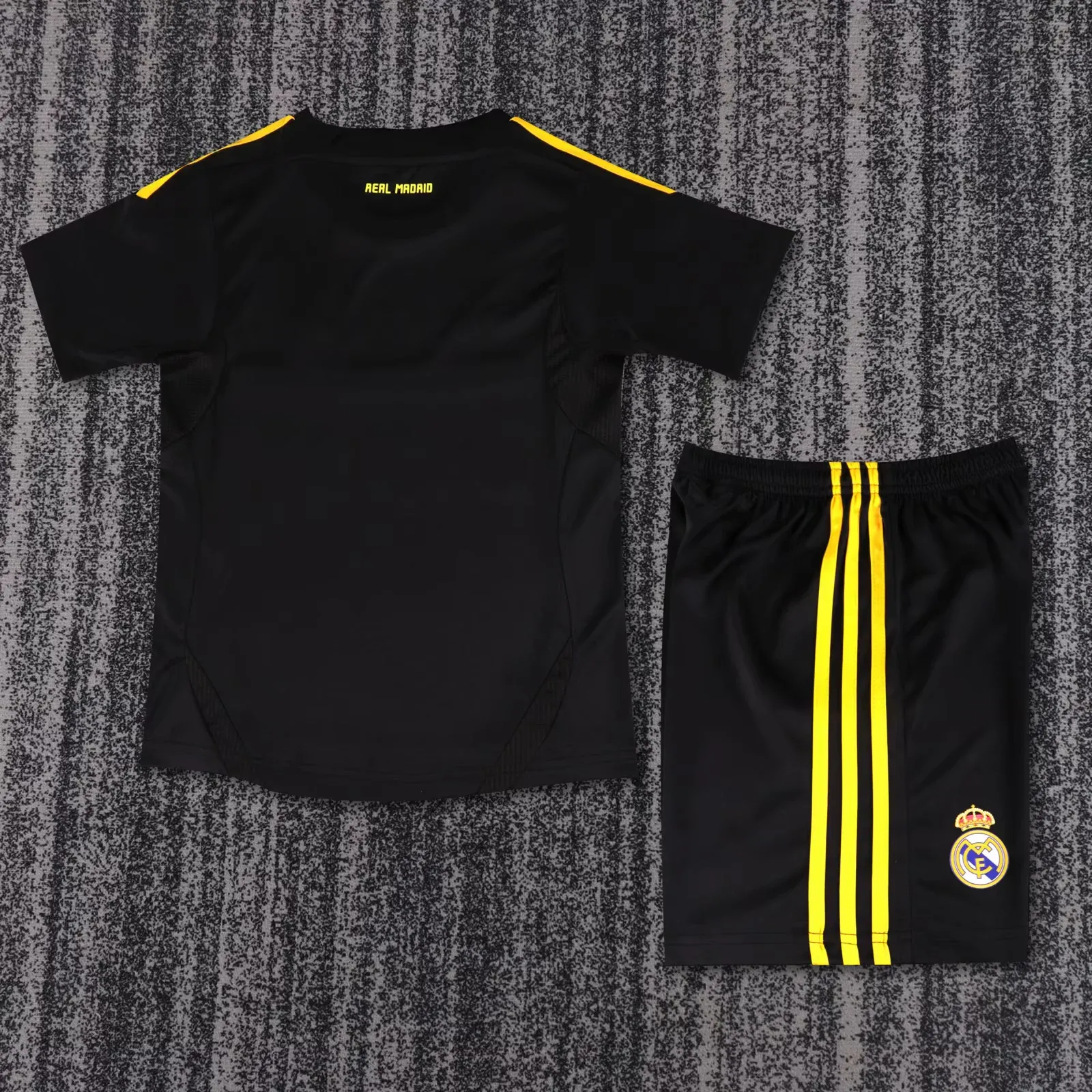 Kids Real Mαdrid 11/12 Goalkeeper Black Kit 16-28