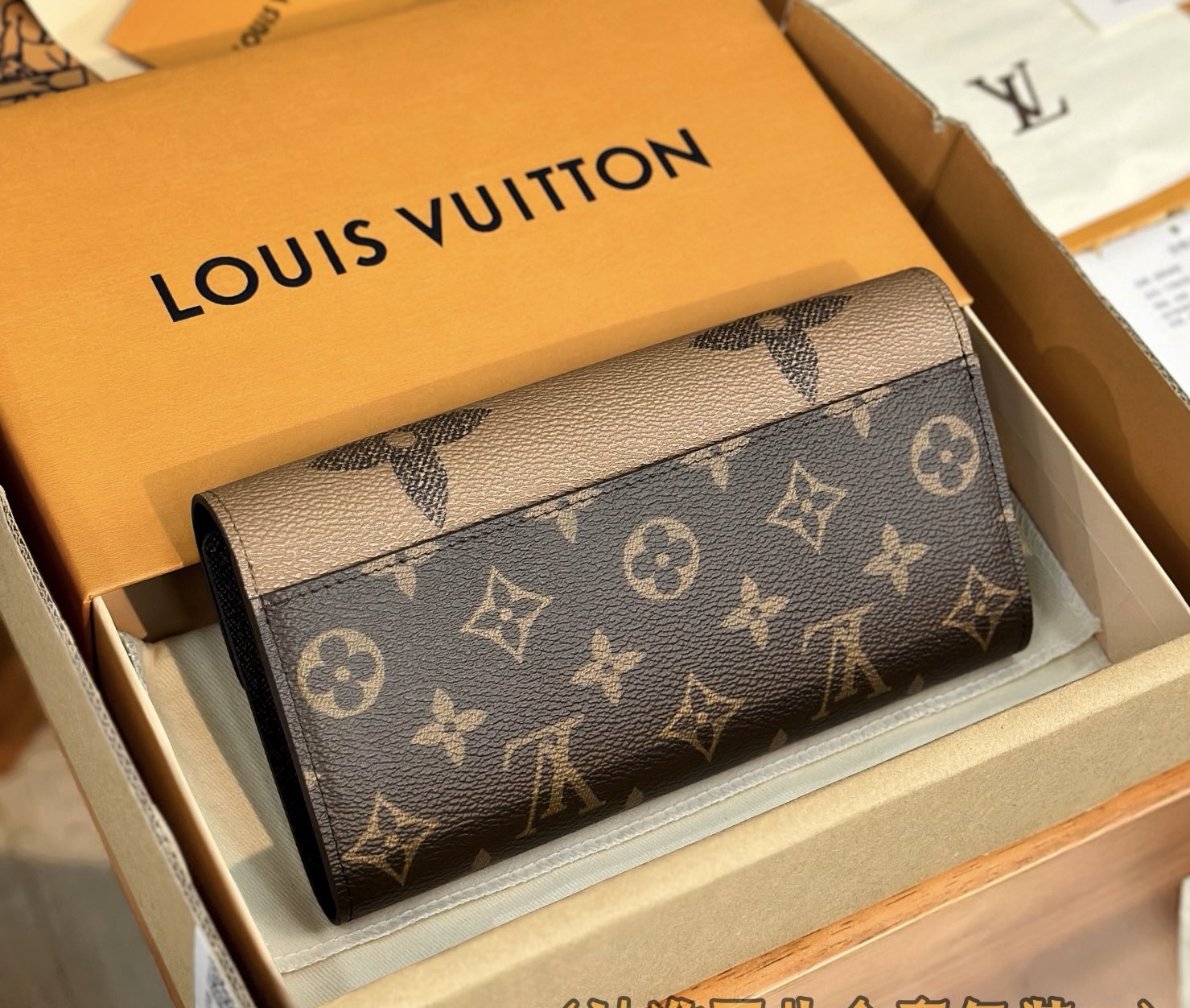 M807261 LV Canvas Sarah Wallet Monogram Reverse Canvas