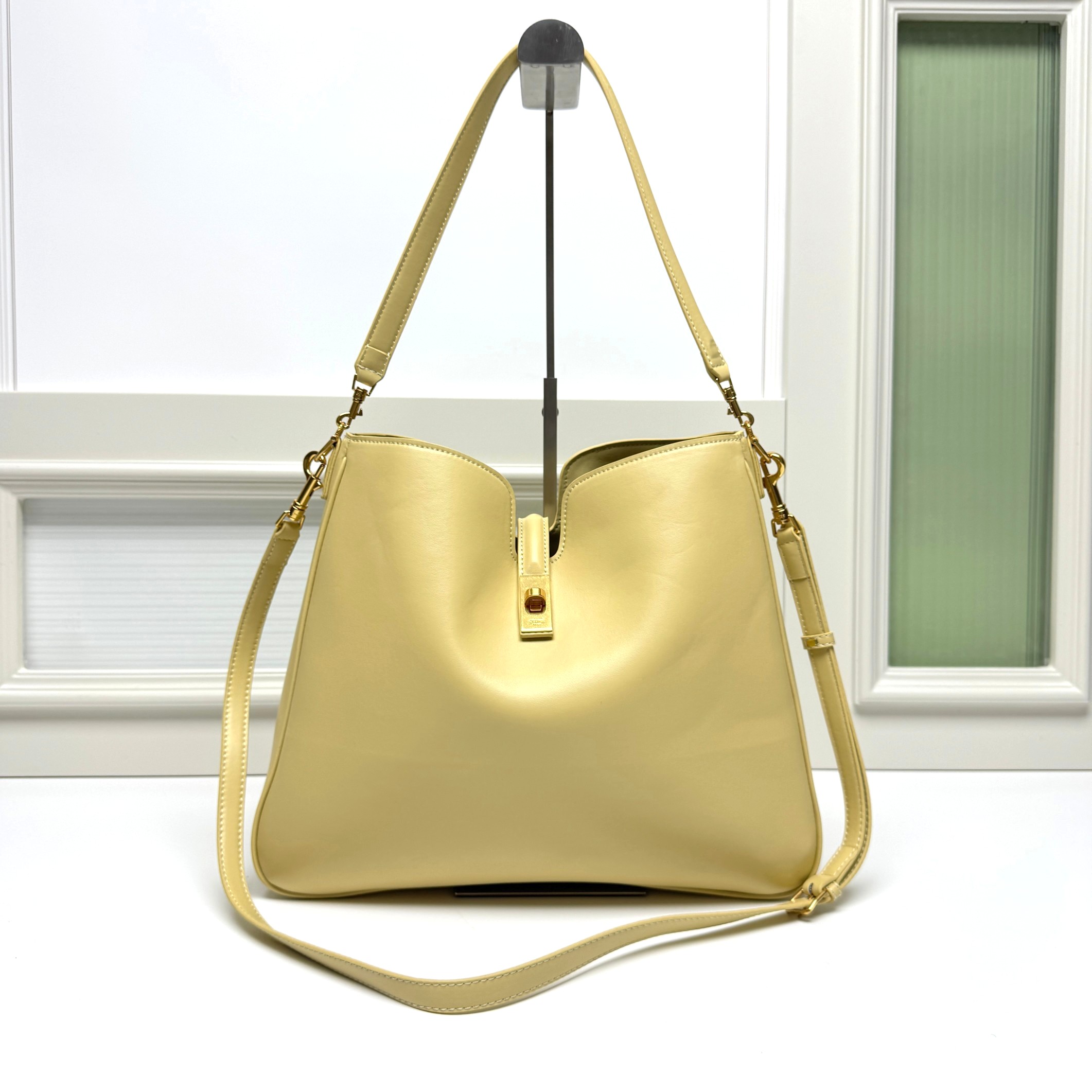 Celine Large 16 Soft Leather Gold Hardware Twist-lock Crossbody Bucket Bag - KAIROO