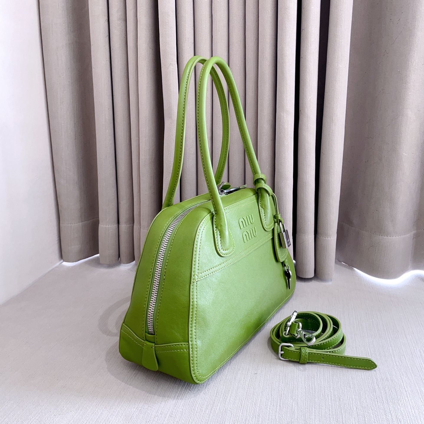 Miu Miu Green Vivant Leather bag 32cm 5BB199
