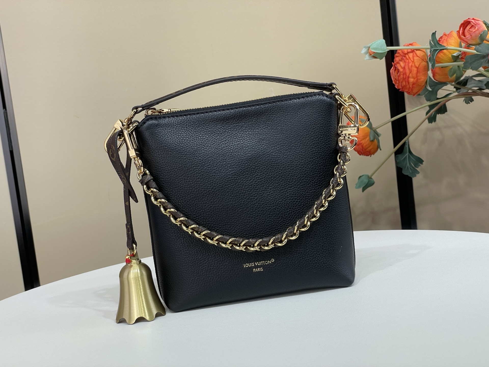 Louis Vuitton Mimi Multipass handbag M29010