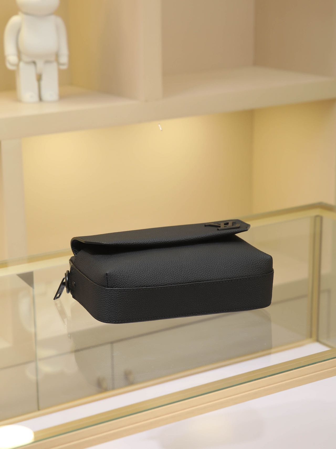 Louis Vuitton LV Men Fastline Messenger Bag Black