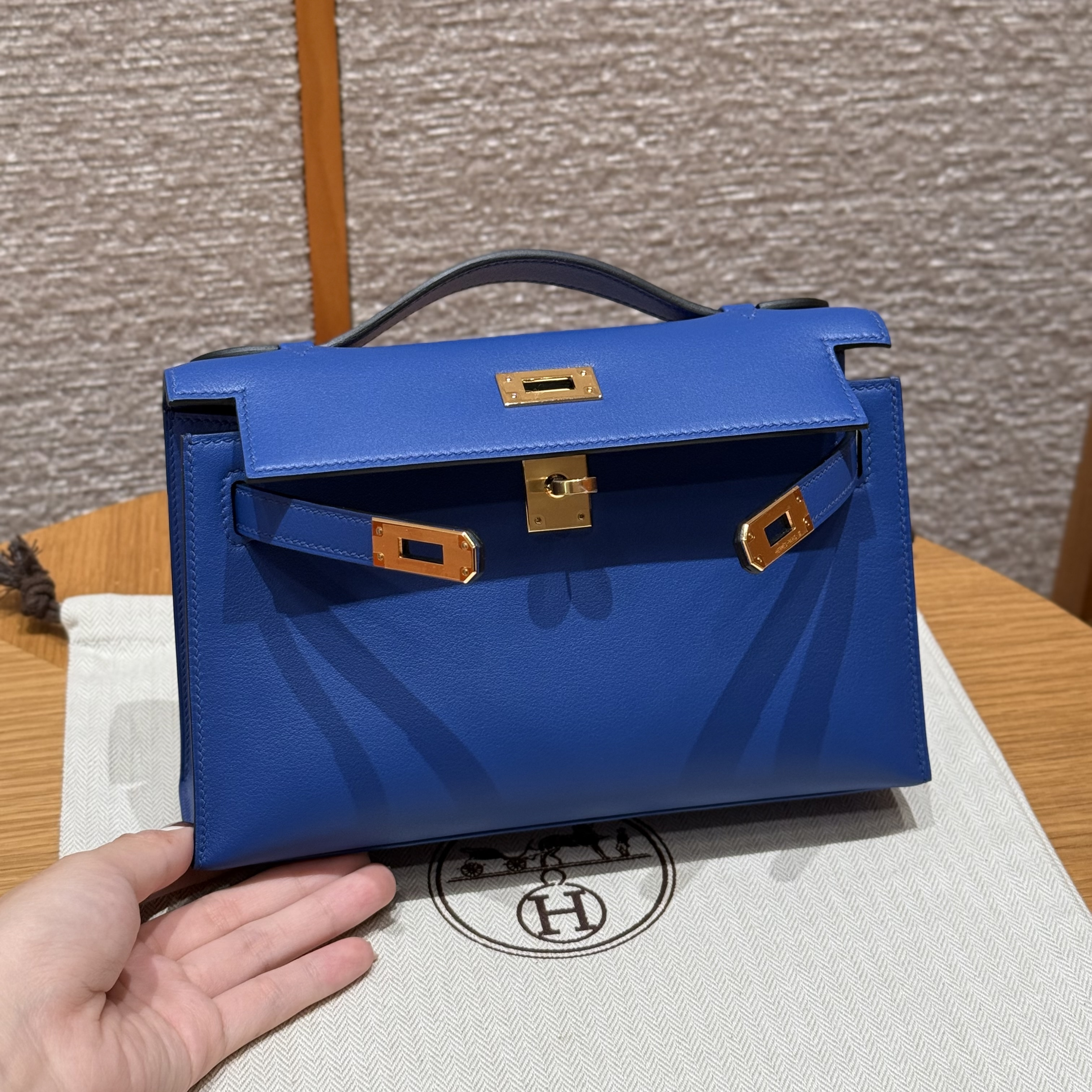 Hermes Blue Electric Swift Kelly Pochette