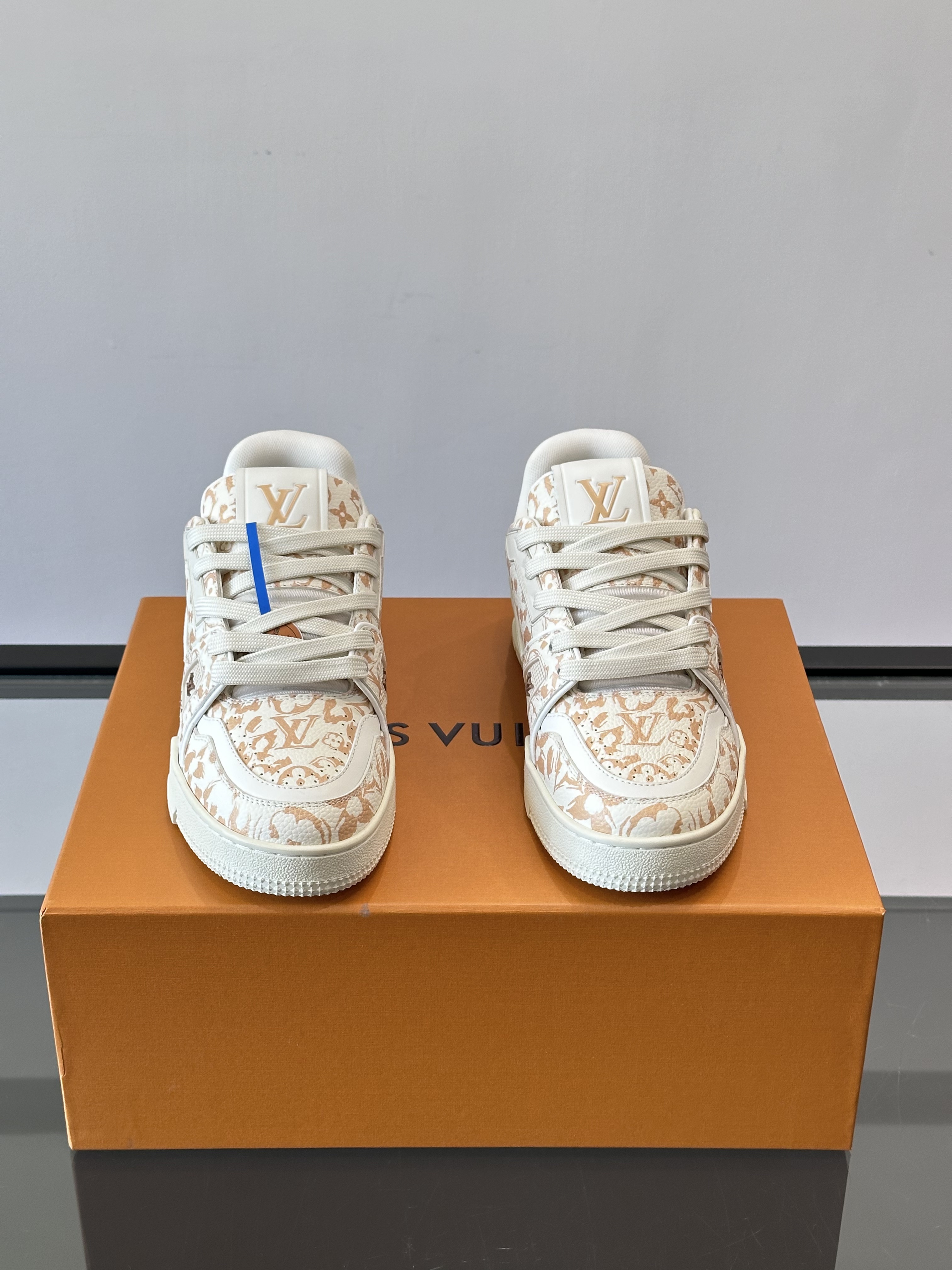 Women's LV Trainer Sport Shoes