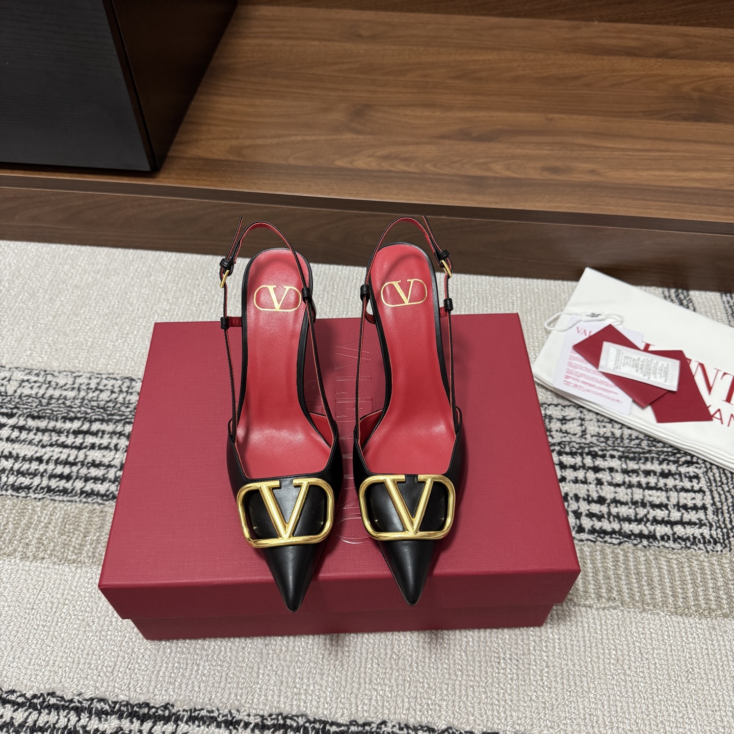 Valentino Vlogo Signature Slingback