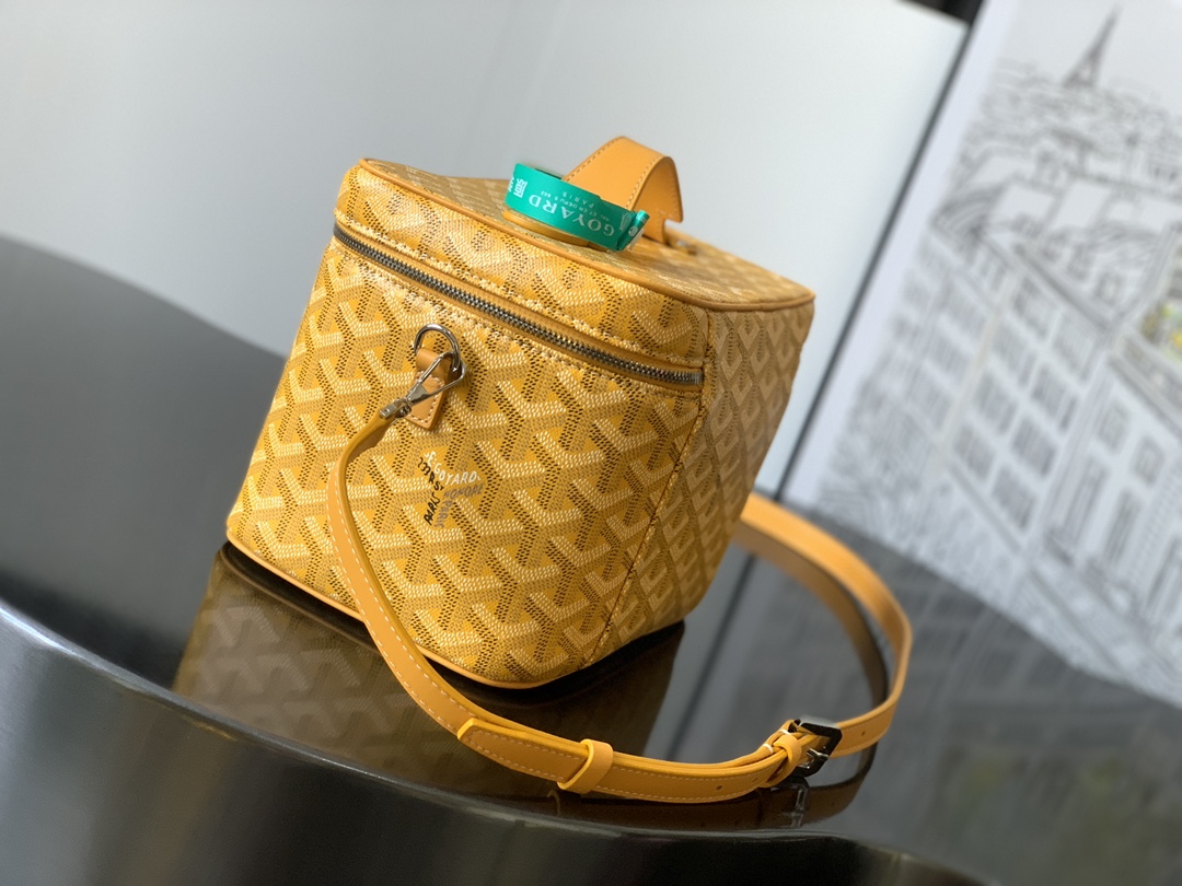 Goyard Muse Vanity Case in Yellow