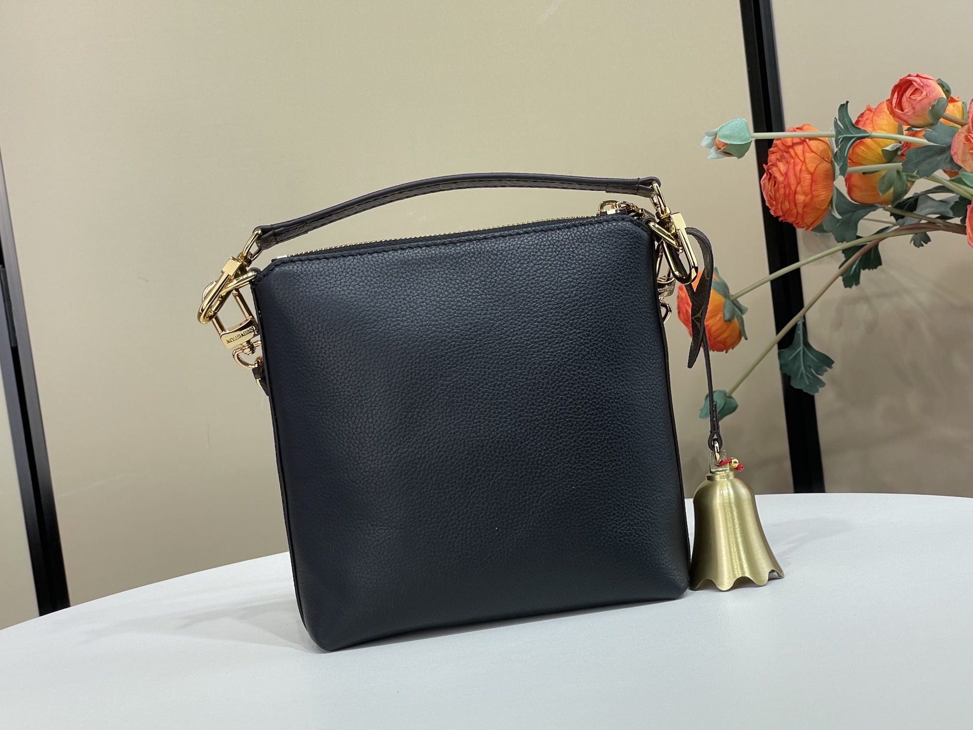 Louis Vuitton Mimi Multipass handbag M29010