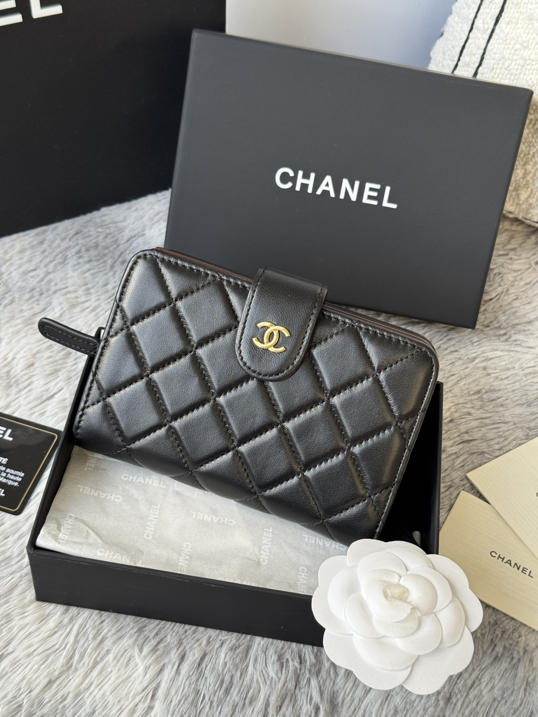 Chanel Classic Snap Compact Wallet in Black  Lambskin A48667
