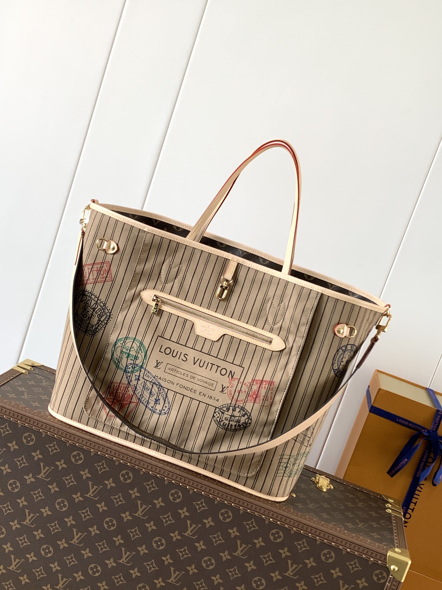 M11948 Neverfull Bandoulière Inside Out GM tote