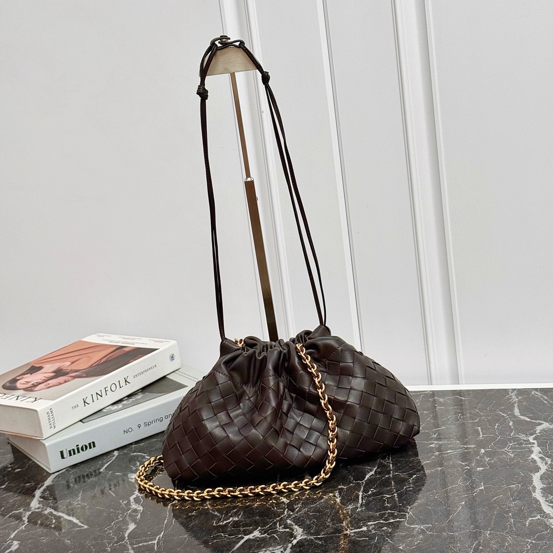 Bottega Veneta Dustbag Notte in Fondant Intrecciato leather