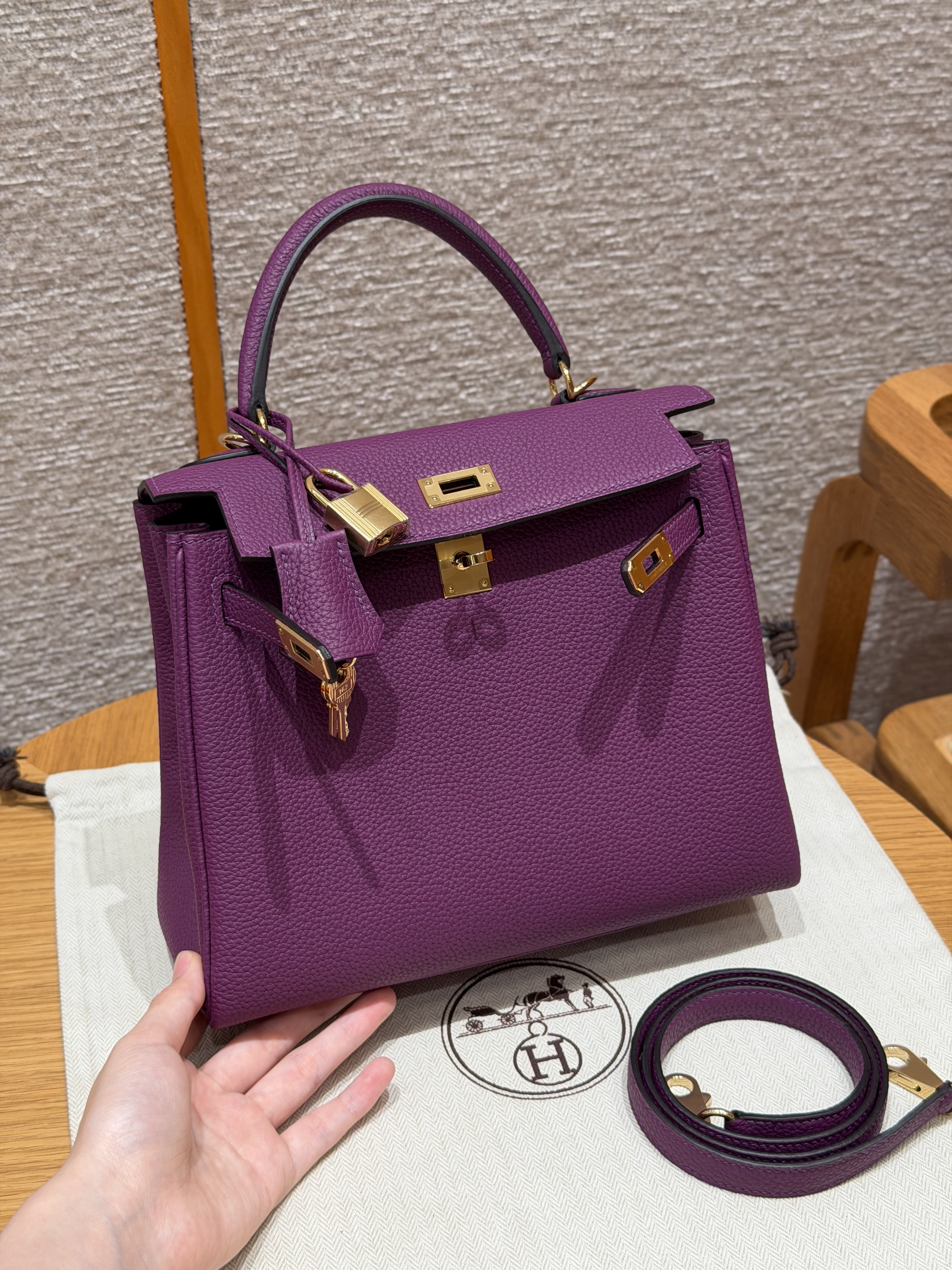 Hermes Anemone Togo Kelly 25