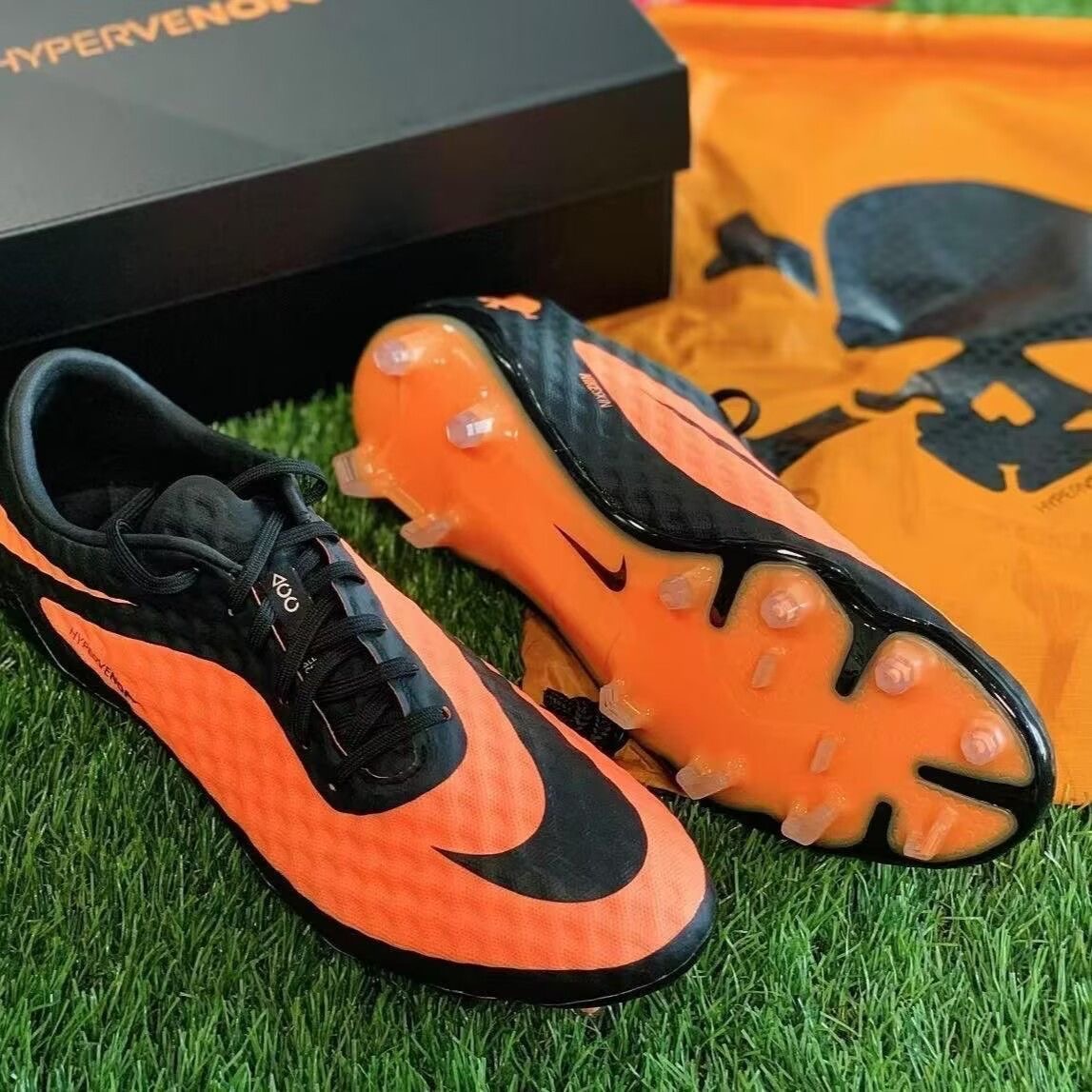 Poison Bee new retro HyperVenom FG nail soccer shoes for men