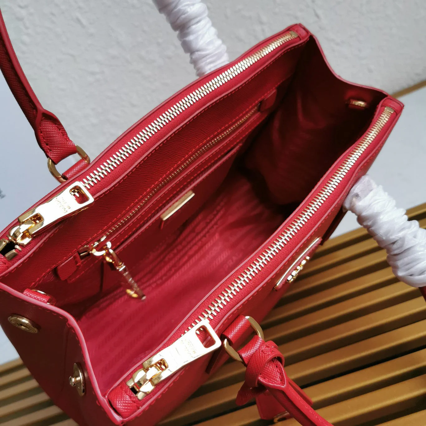 Prada MEDIUM GALLERIA 28 RED SAFFIANO LEATHER
