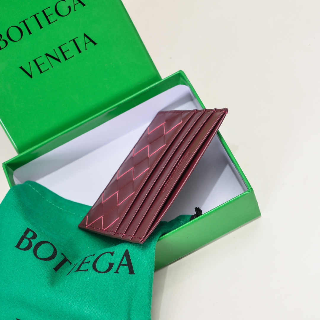 Bottega Veneta Card holder in Burgundy Intreccio Leather