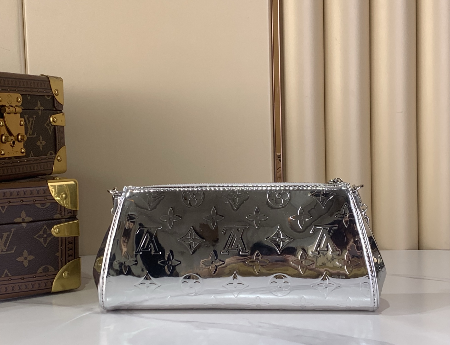 Louis Vuitton Pochette Eva handbag M26100 silver