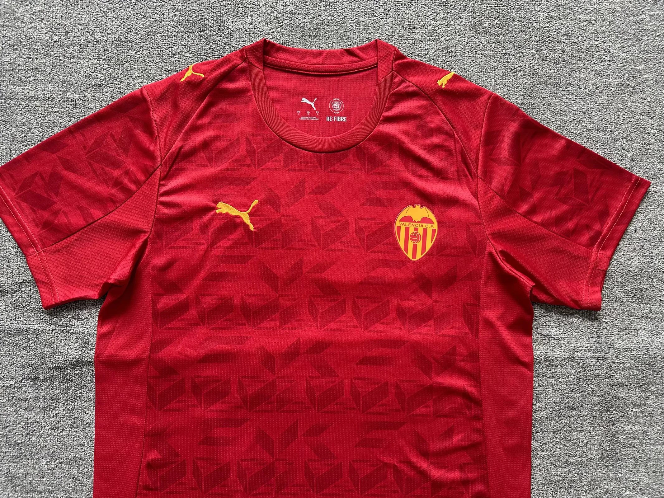 2025/26 Valencia Away Red Fans Soccer Jersey 1:1 Thai Quality