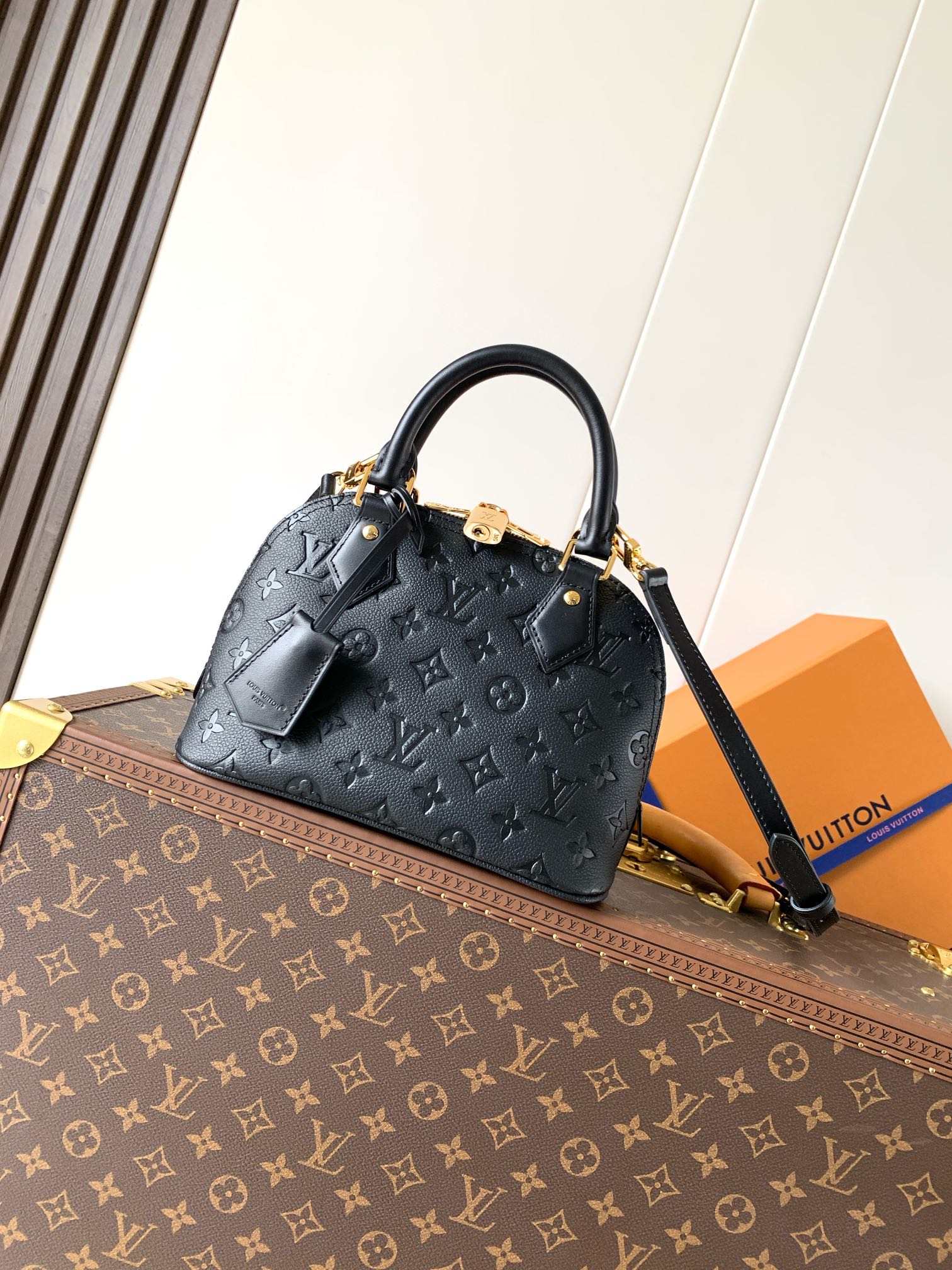 M26409  LV AlmaBB in Black Monogram Empreinte leather