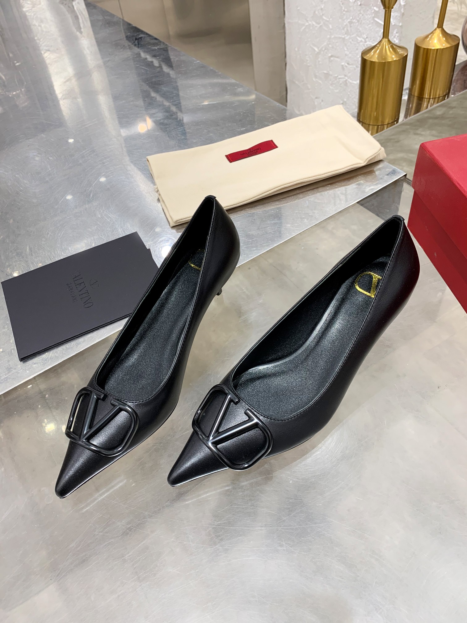 Valentino Garavani Black Pointed Toe Tonal VLogo Leather Kitten Heels - KAIROO