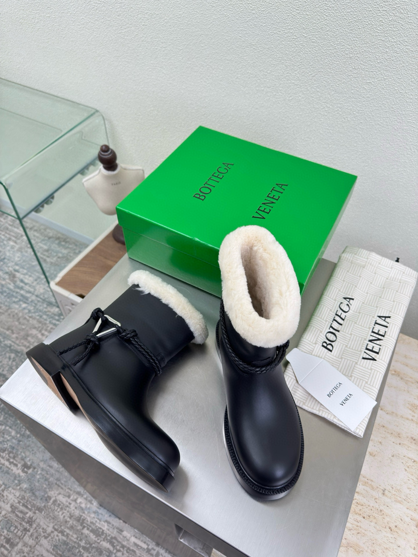 Bottega James Ankle Boot Black leather White Shirling