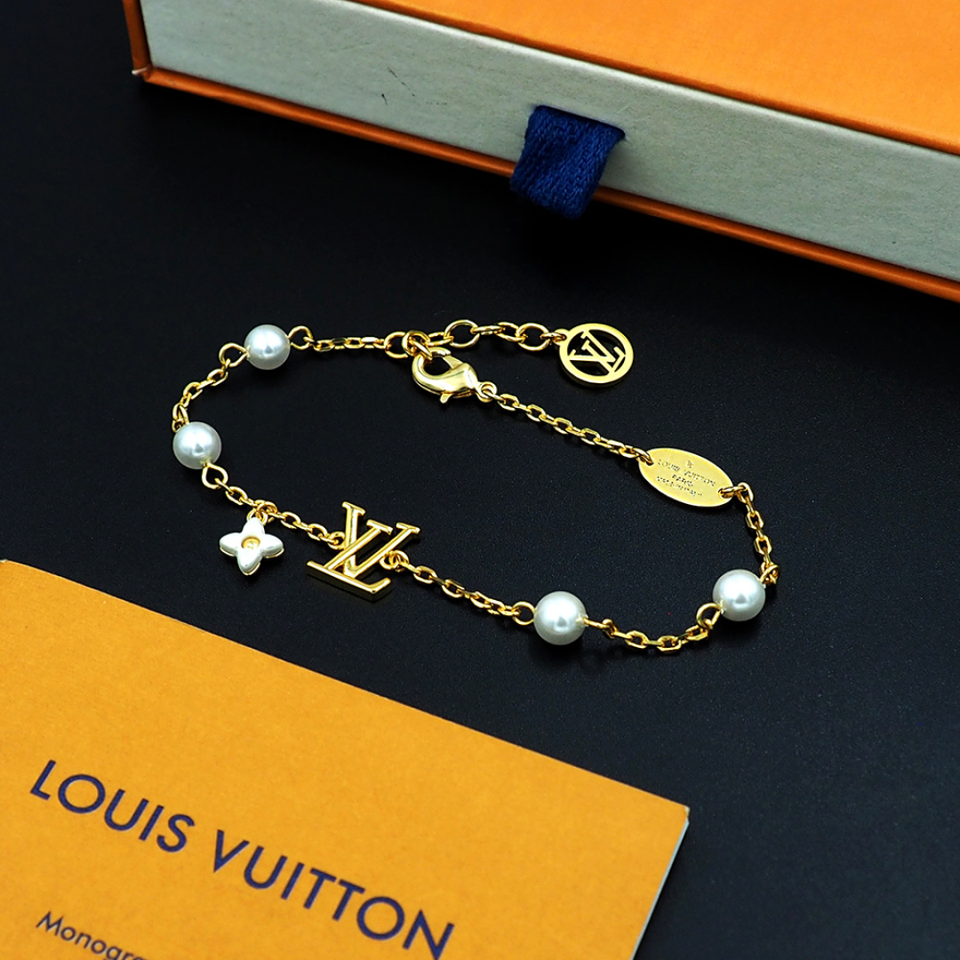 LV Women's fashion bracelet