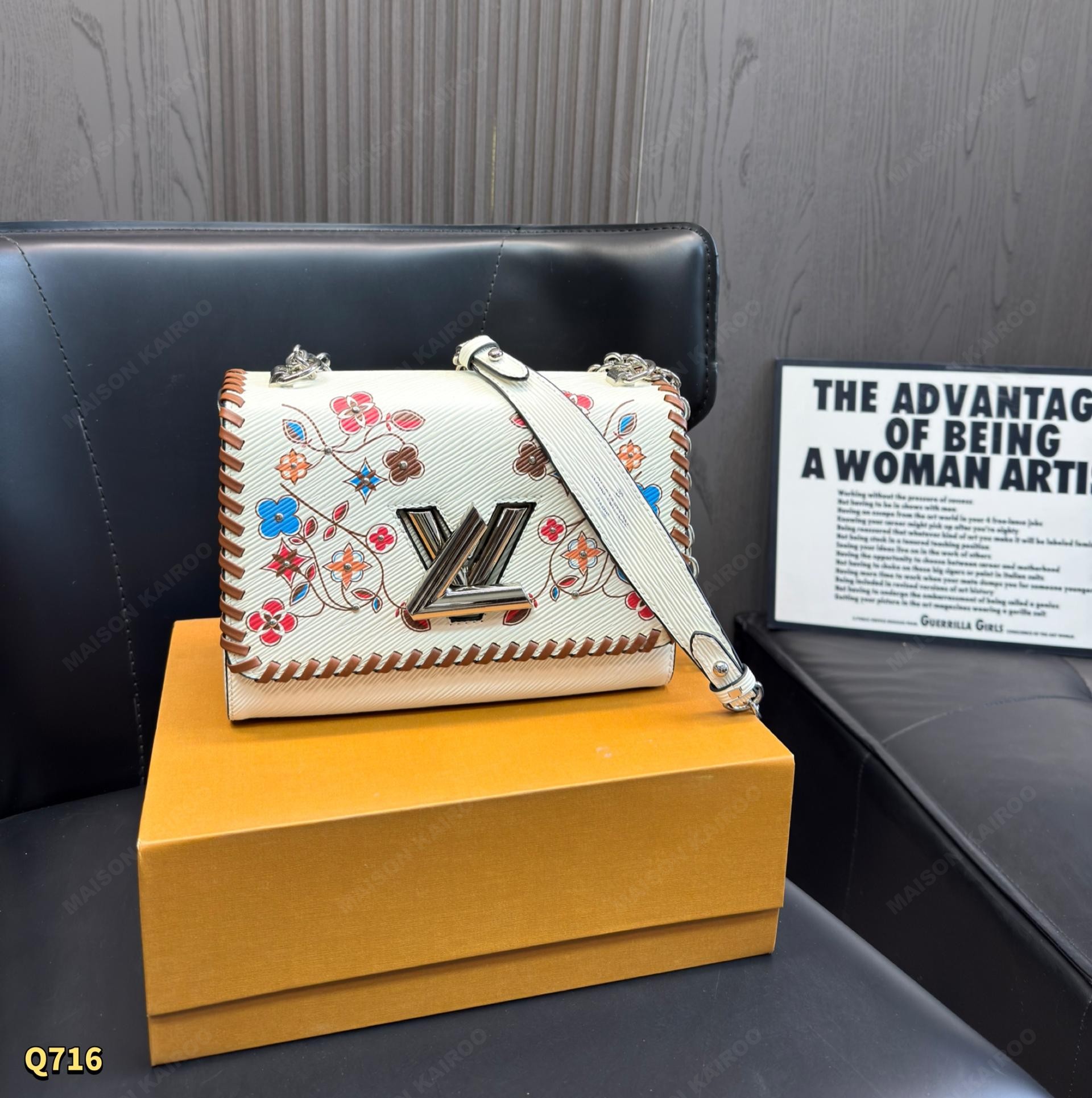 Louis Vuitton LV Twist Lock MM Floral Print Epi Leather Stitched Trim Flap Chain Shoulder Bag - KAIROO