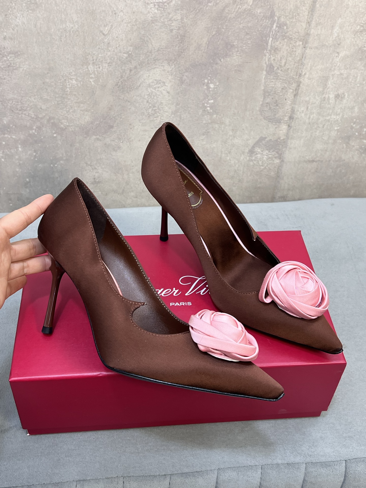 Roger Vivier Rose Vivier Lace Pump