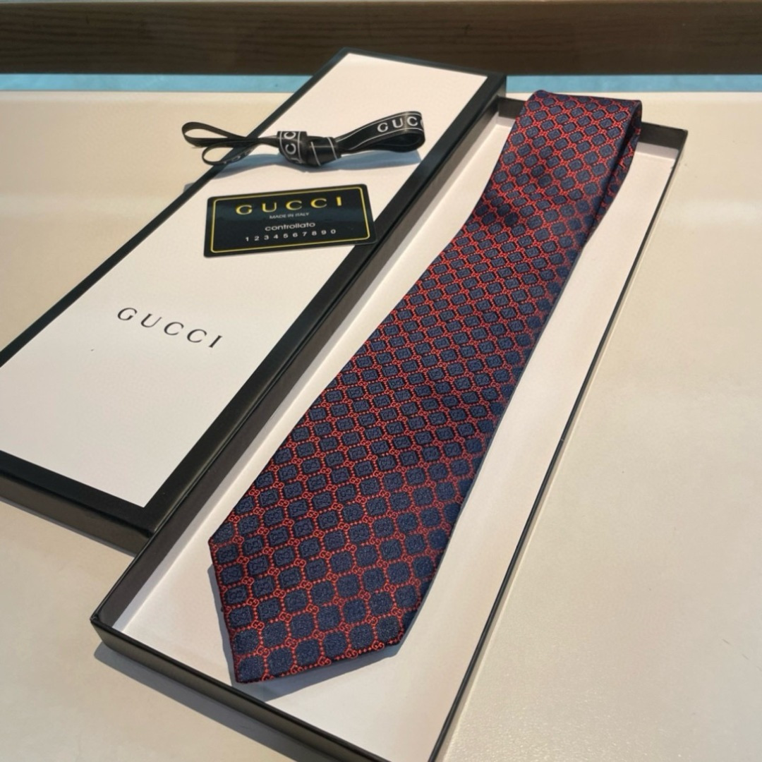 Gucci Classic Diamond GG Jacquard Silk Tie - Essential for Business Elites - KAIROO