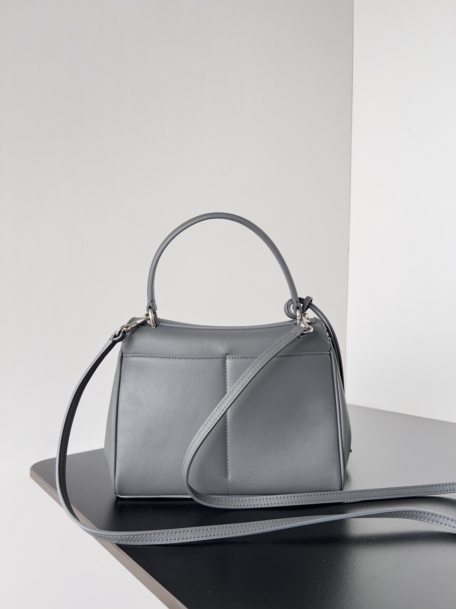 𝐁alenciaga Women's Rodeo Handbag Mini in Grey