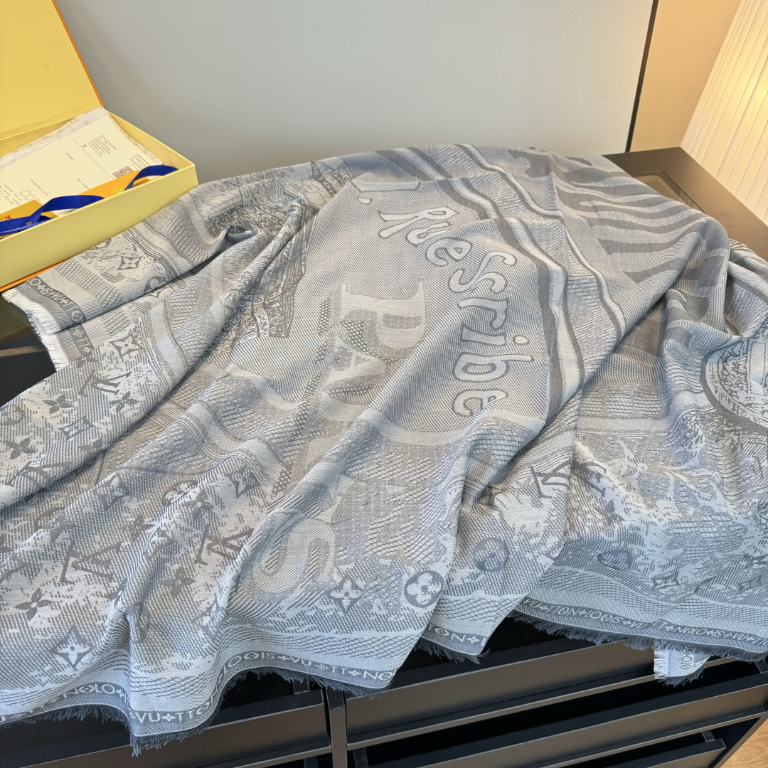 LV New Monogram Shawl