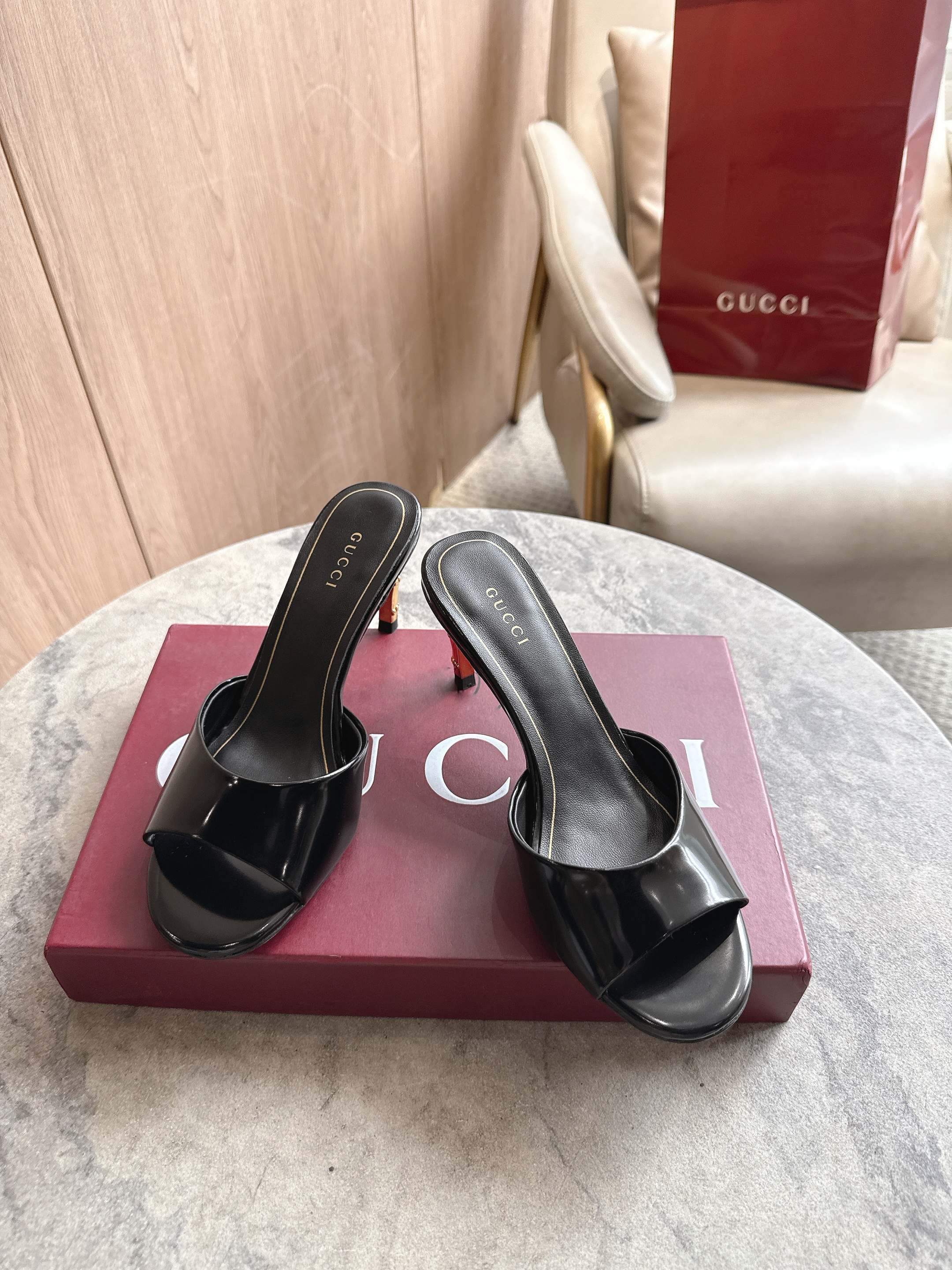 Gucci Patent Leather Bamboo Heel Open Toe Slide Sandals - KAIROO