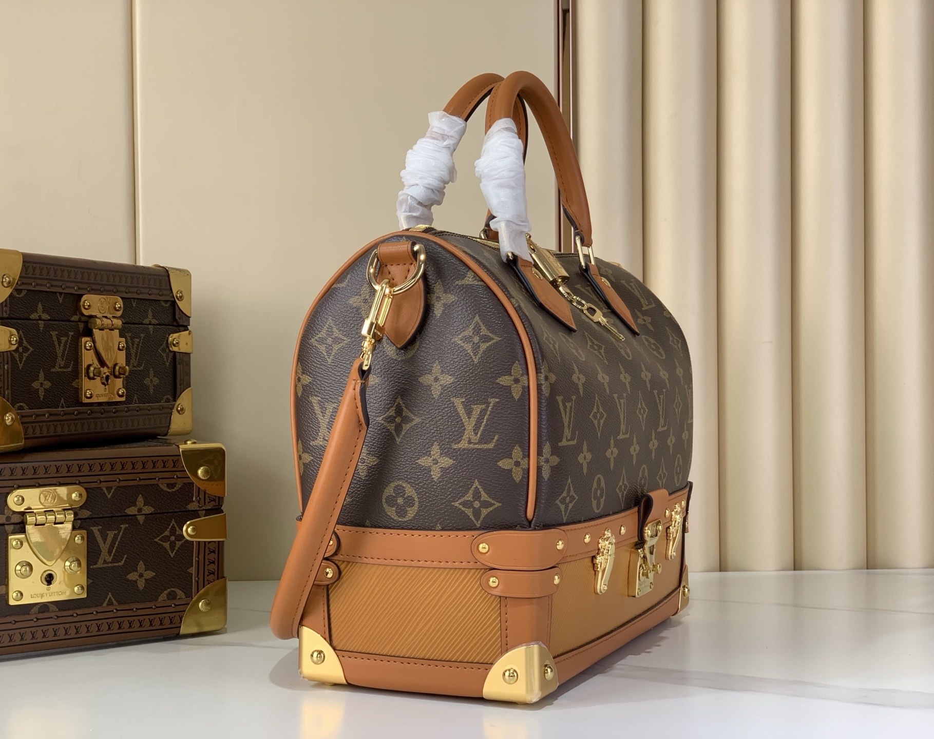 Louis Vuitton SPEEDY BANDOULIÈRE 30 Handbag