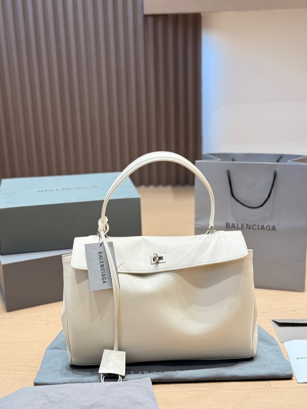 Balenciaga Rodeo White Slouchy Kelly Smooth Leather Turn Lock Tote Top Handle Bags - KAIROO