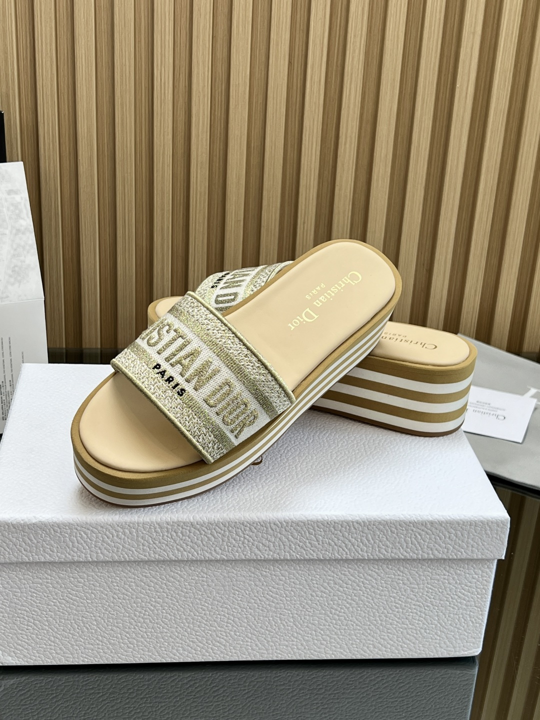 Women' Dior 𝐈𝐕𝐈𝐄𝐓𝐀 𝐃𝐖𝐀𝐘 Platform Slide