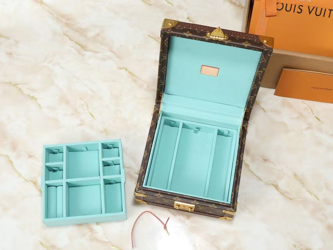 Louis Vuitton LV bags  jewelry trunk