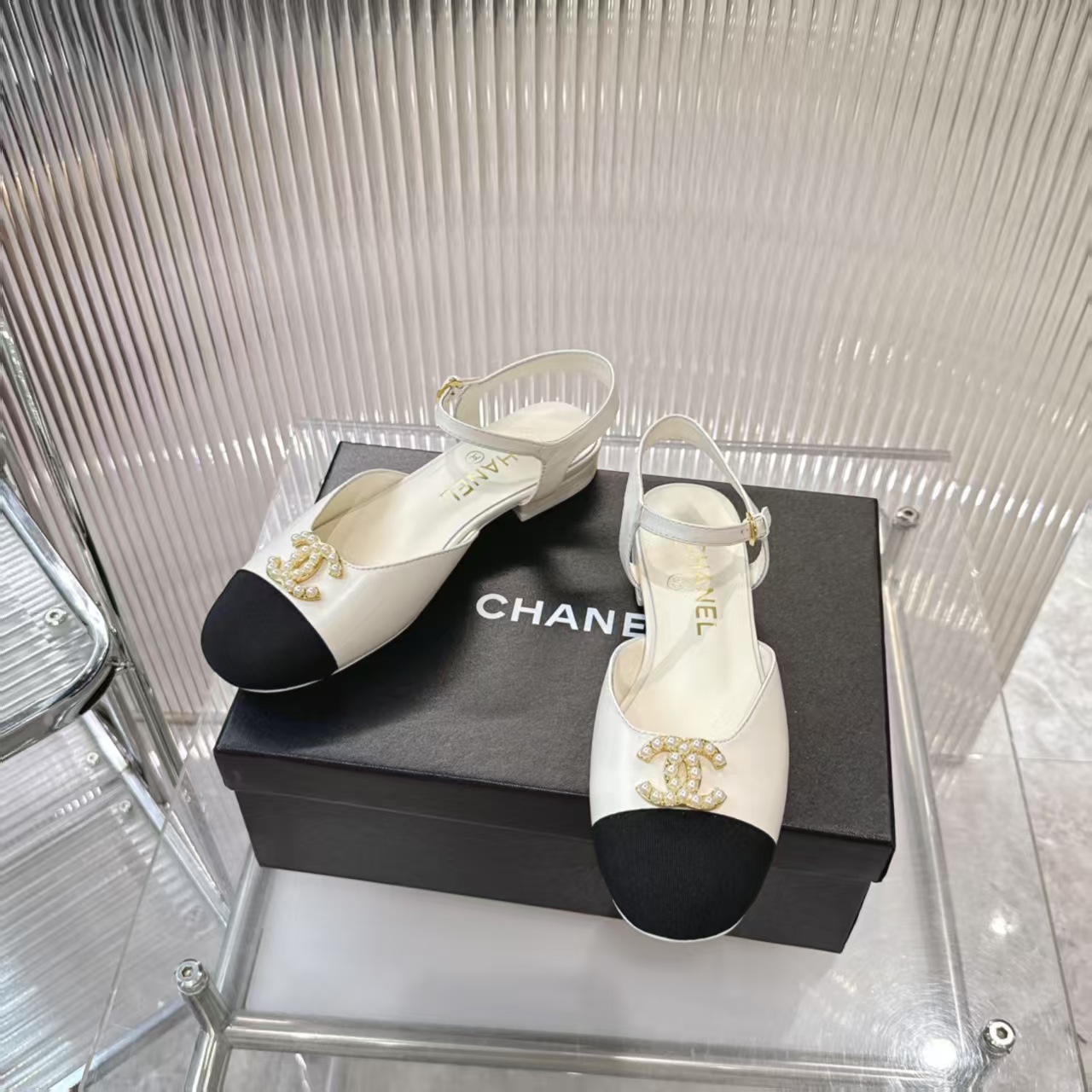 Chanel White Two-Tone Square Toe Leather Pearl Buckle Mary Janes Flats - KAIROO