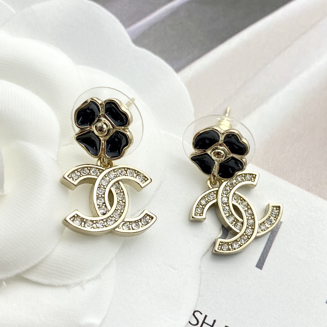 Chanel Fashion Earrings