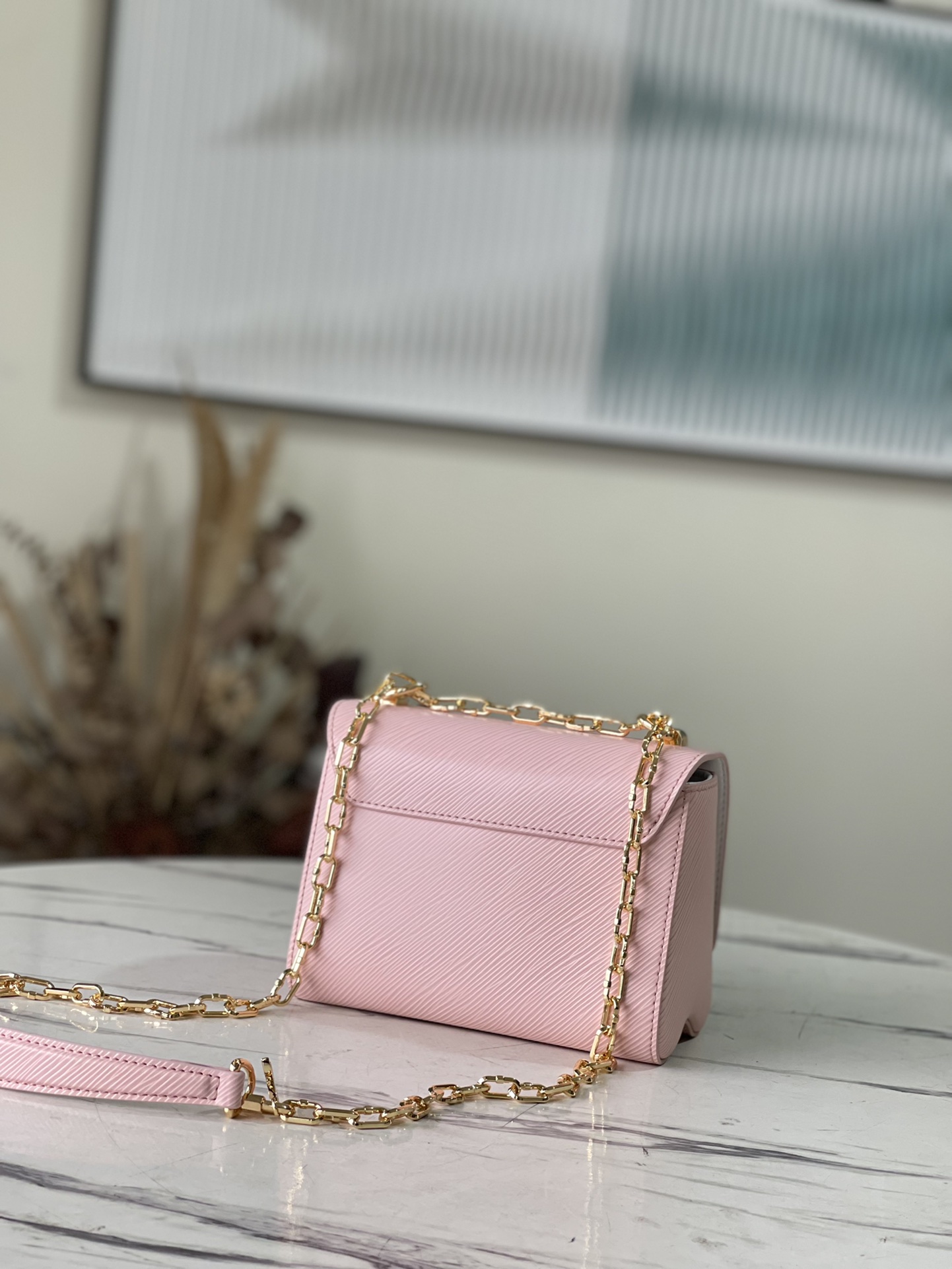 Louis Vuitton LV Twist MM M21027