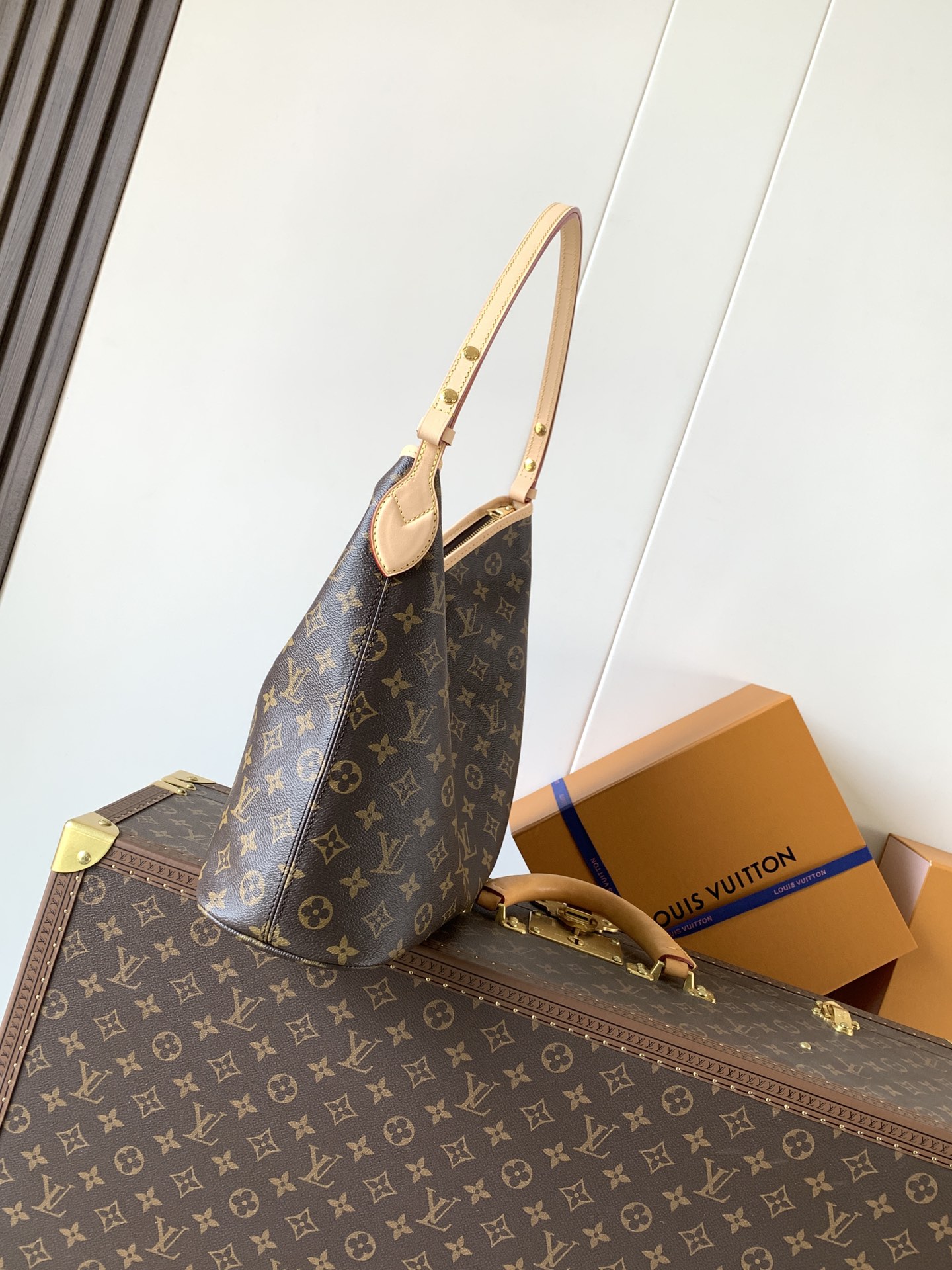 M27335 Monogram Canvas LINEUP Shoulder Bag
