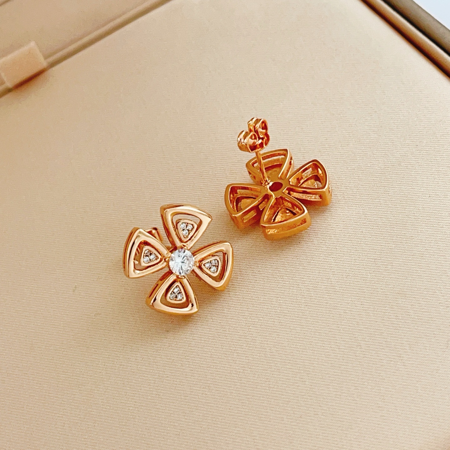 Bvlgari Fashion Earrings