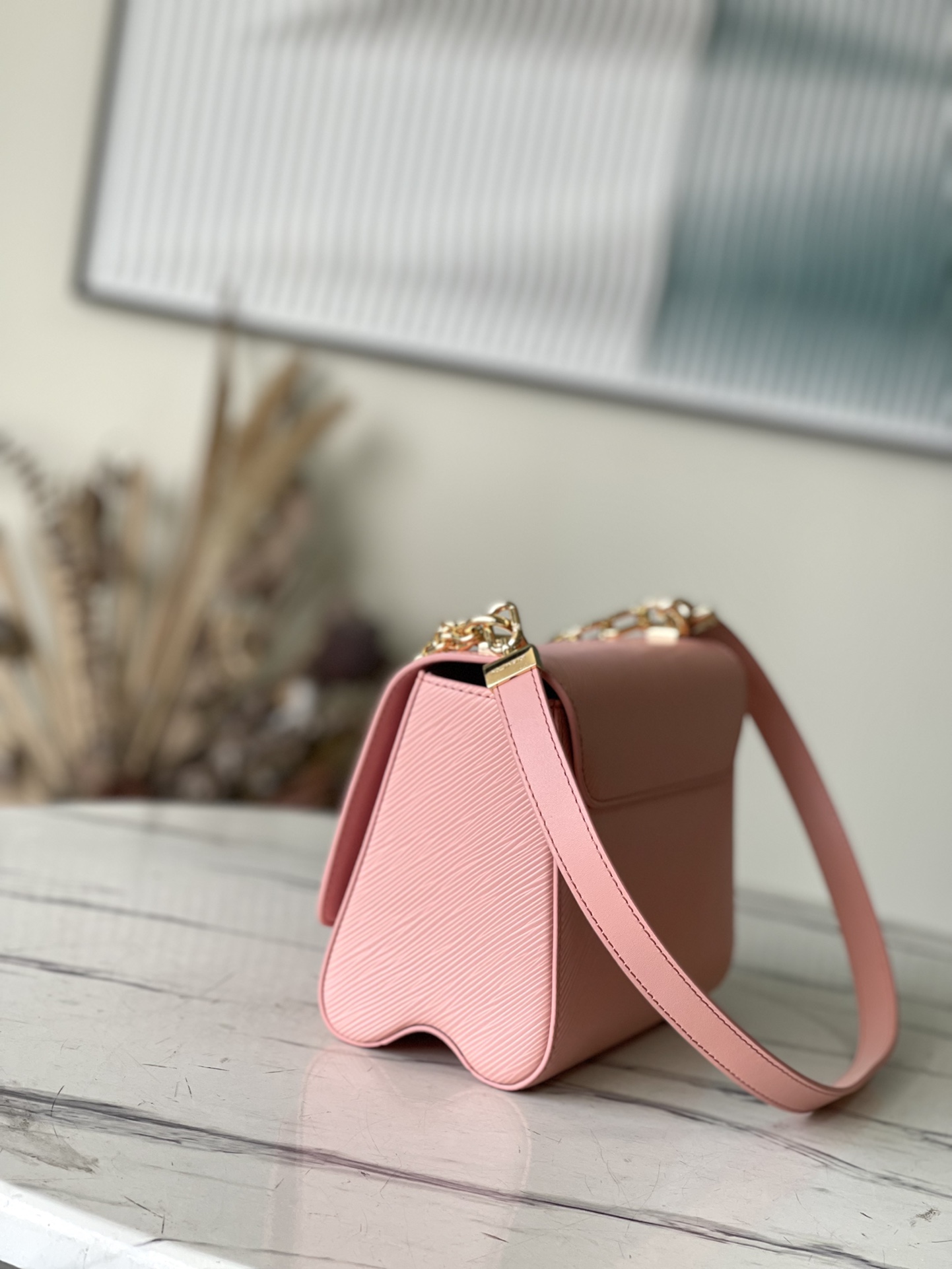 Louis Vuitton LV Twist MM M21605