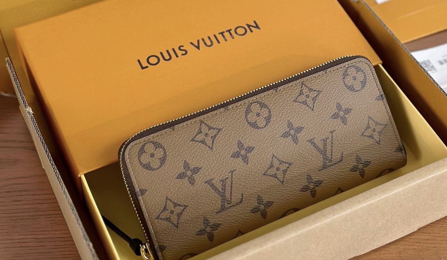 M82336 LV Clemence Wallet Monogram Reverse Canvas