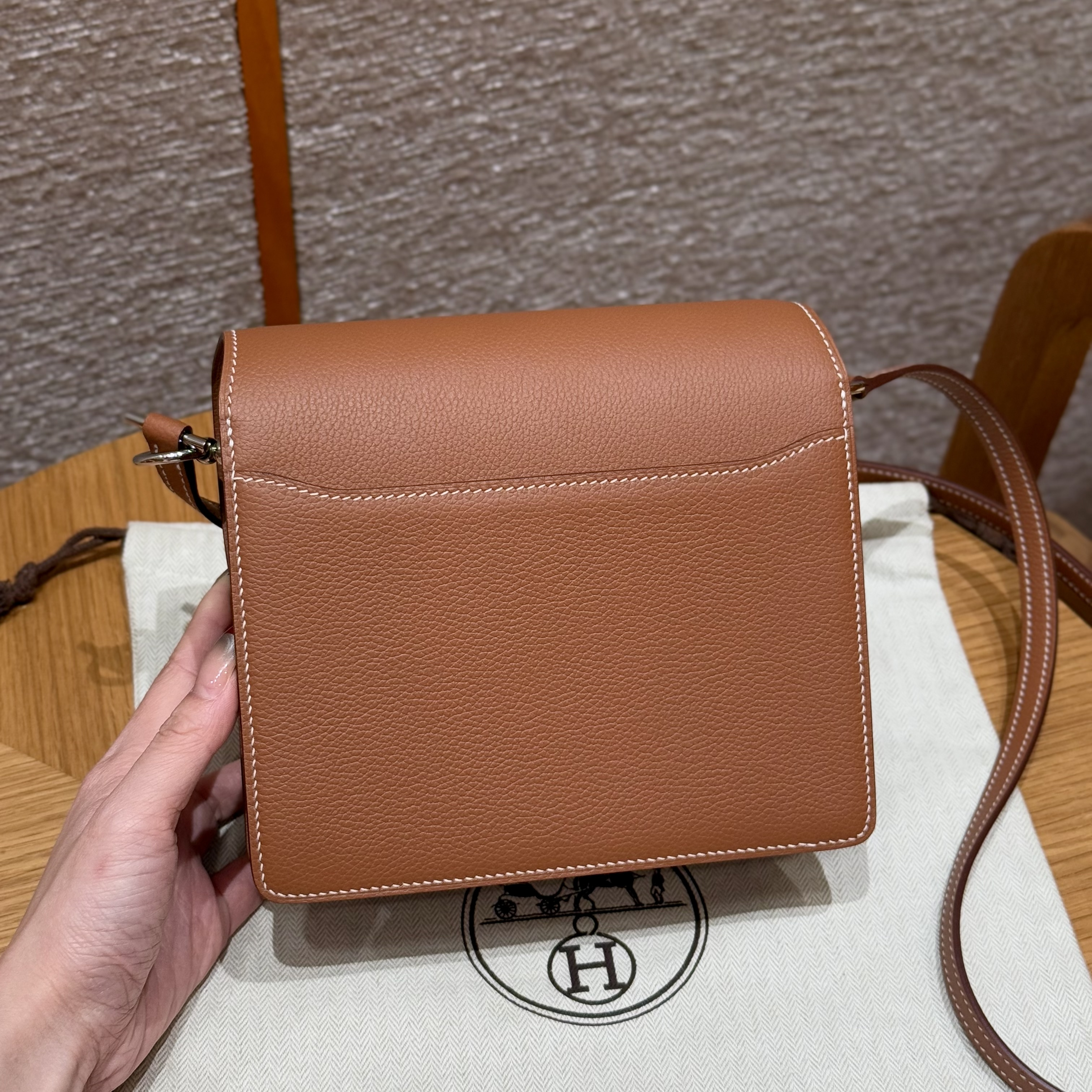 Hermes Gold Evercolor Mini Roulis 18