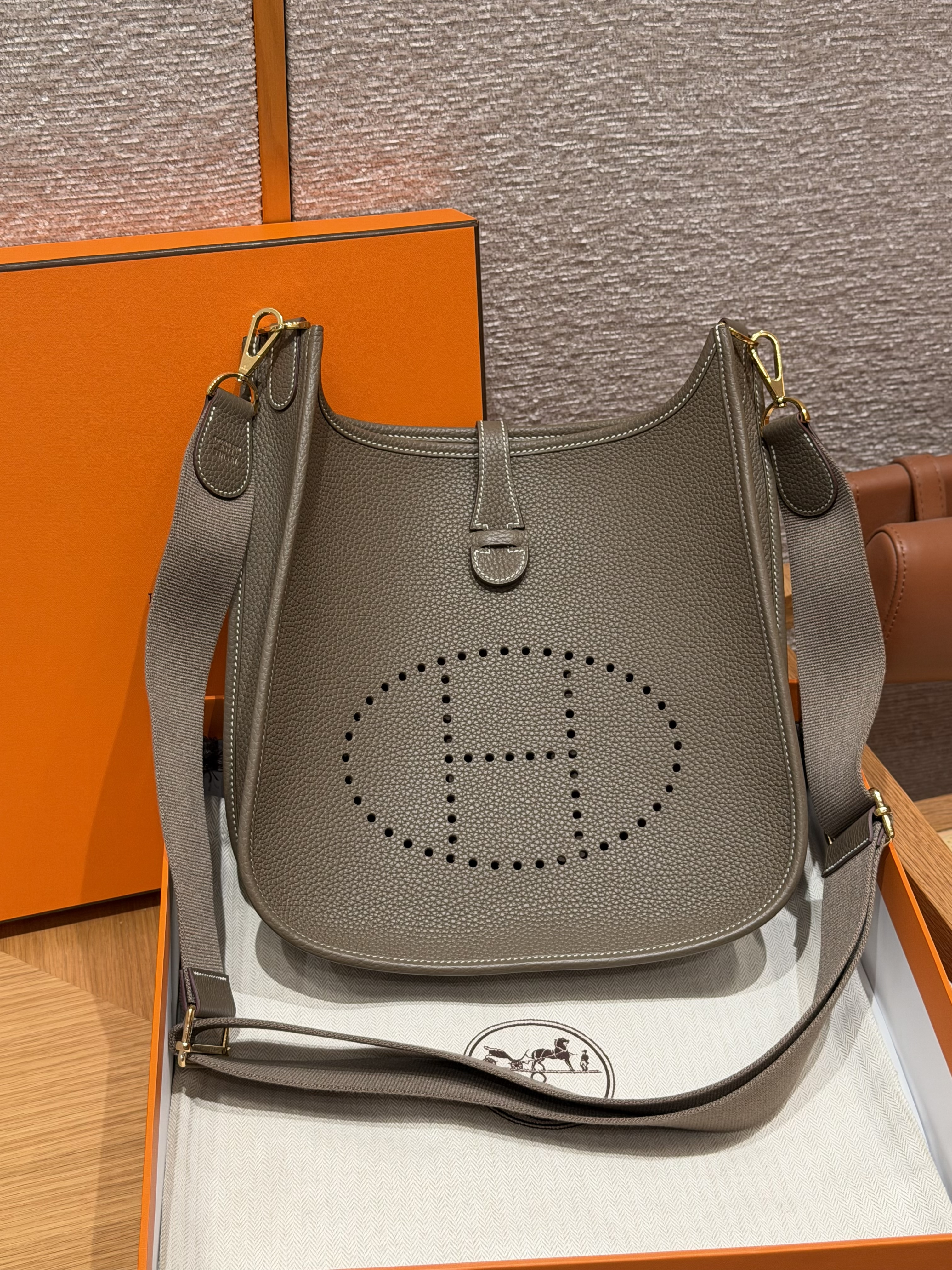 Hermes Etoupe Clemence Evelyne III 29