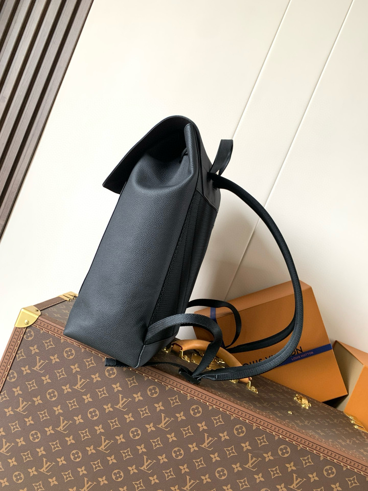 LV Men's Collection Bag M15262  LV Fastline Backpack