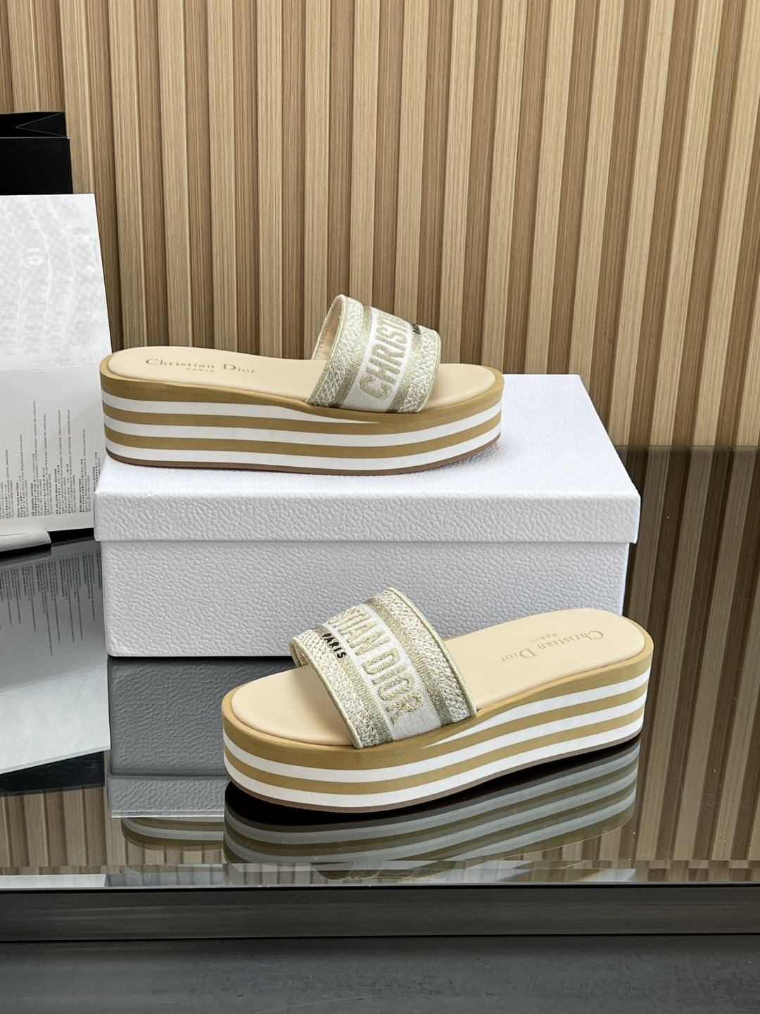 Women' Dior 𝐈𝐕𝐈𝐄𝐓𝐀 𝐃𝐖𝐀𝐘 Platform Slide